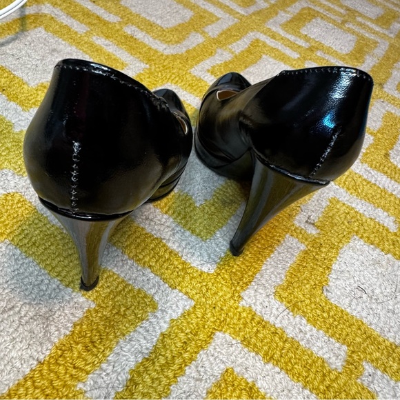 Yves Saint Laurent Glossy Black Heels - Picture 10 of 11